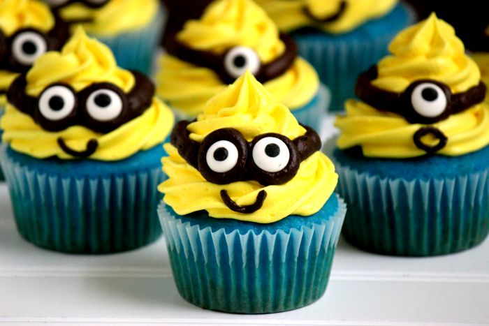 Minion Cupcakes - Big Bears Wife