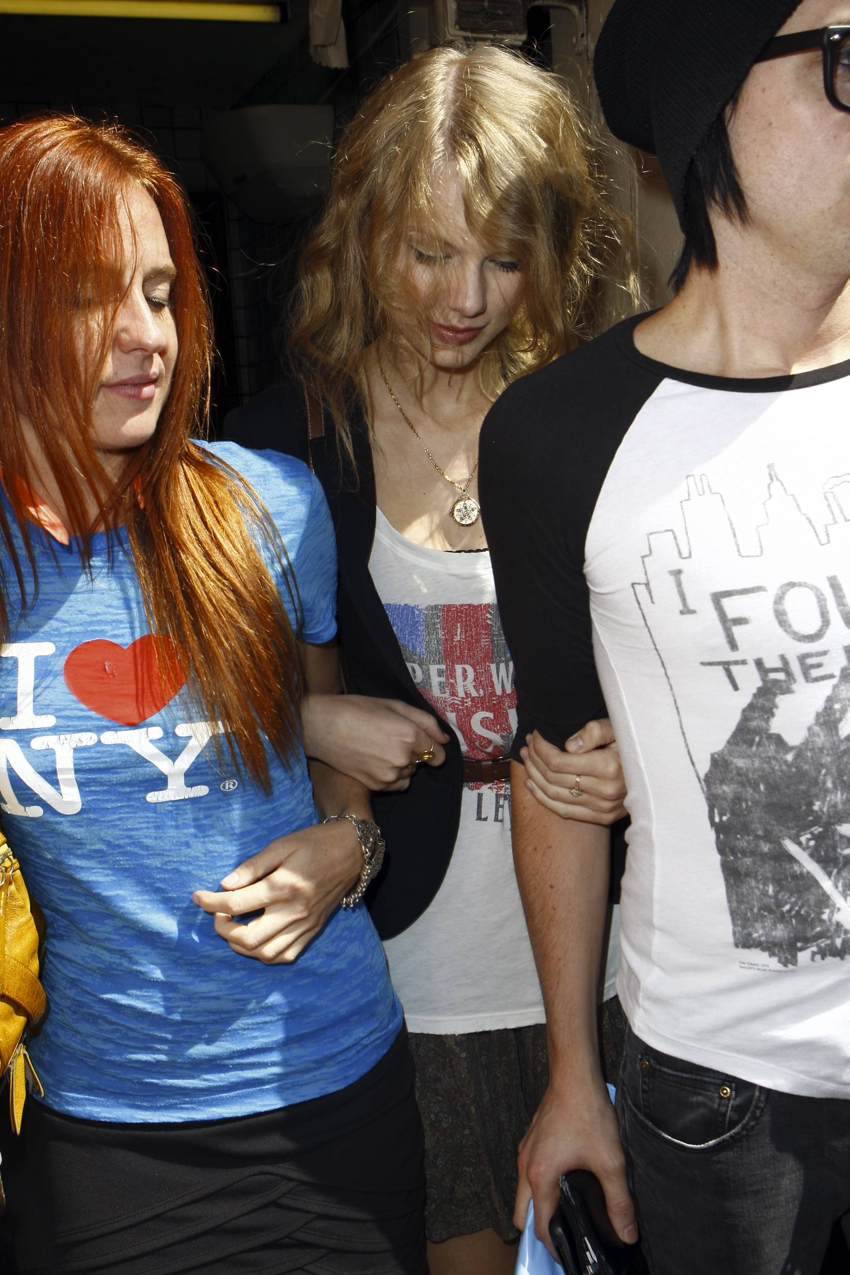Taylor Swift Goes Shopping in Beverly Hills featuring Mostlys ...
