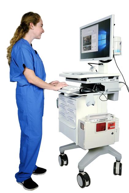 How Workstations on Wheels are Used in Healthcare - Scott-Clark ...