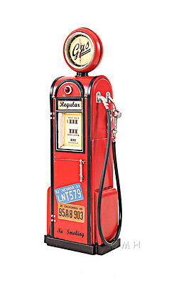 Poster, Wandbilder Isolated old fashioned vintage gas or petrol pump icon  graphic, 40x40 cm