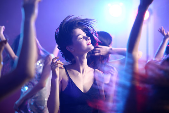 Party Dance-Bilder: Stock-Fotos &amp; -Videos. | Adobe Stock
