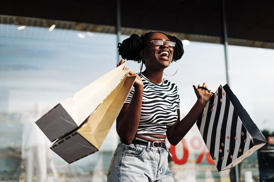 Black People Shopping Images – Browse 449,180 Stock Photos ...