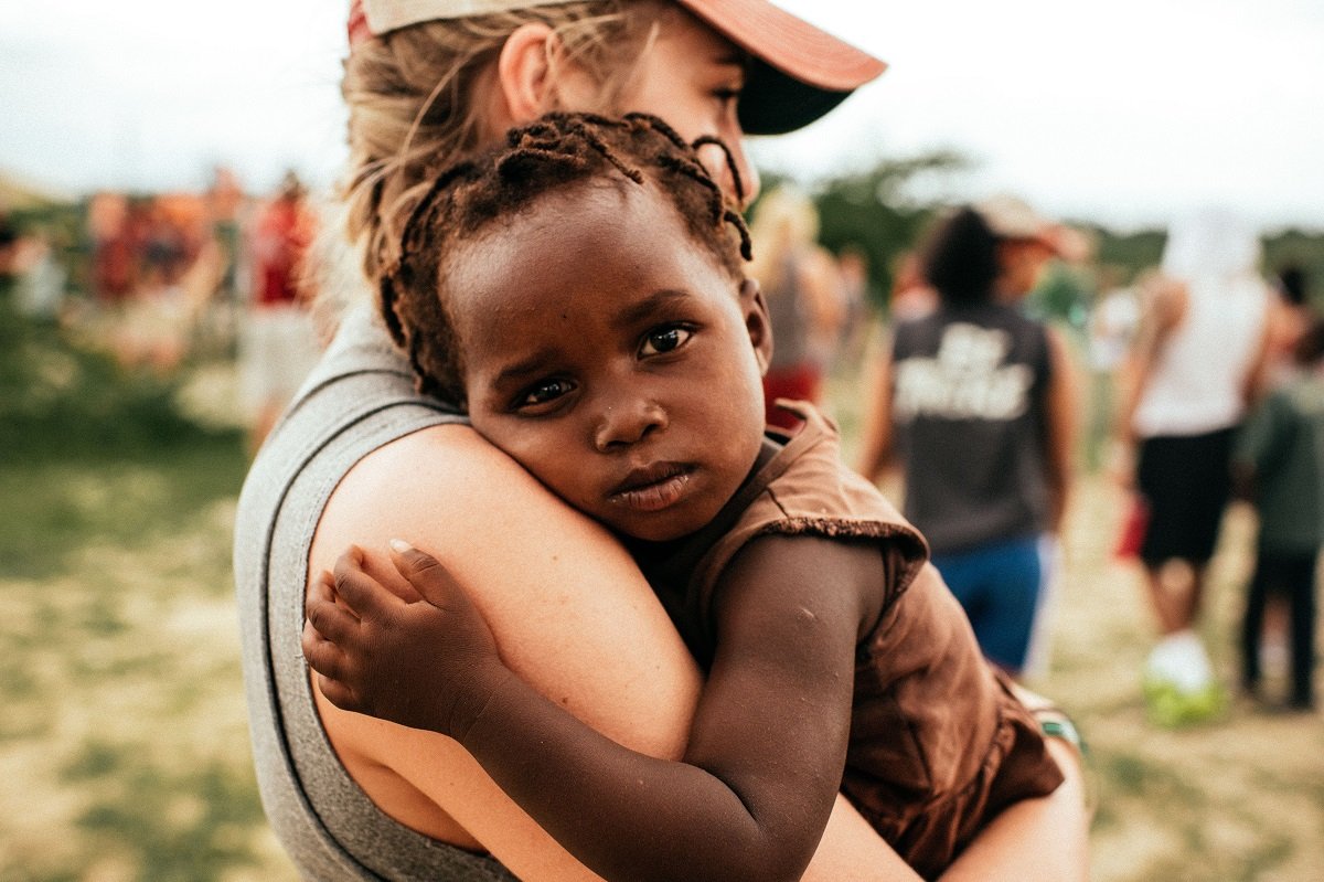 photos of helping people