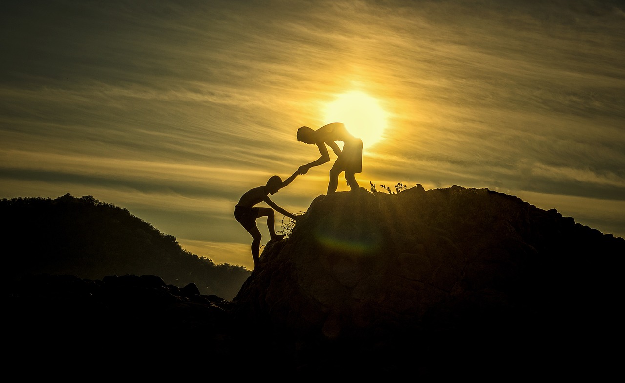 photos of helping people