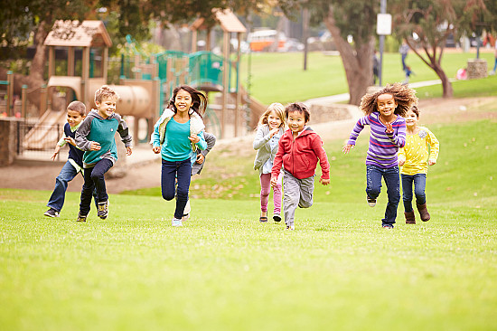 photos of kids playing