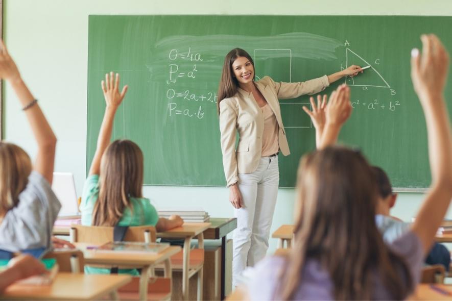 photos of teachers teaching