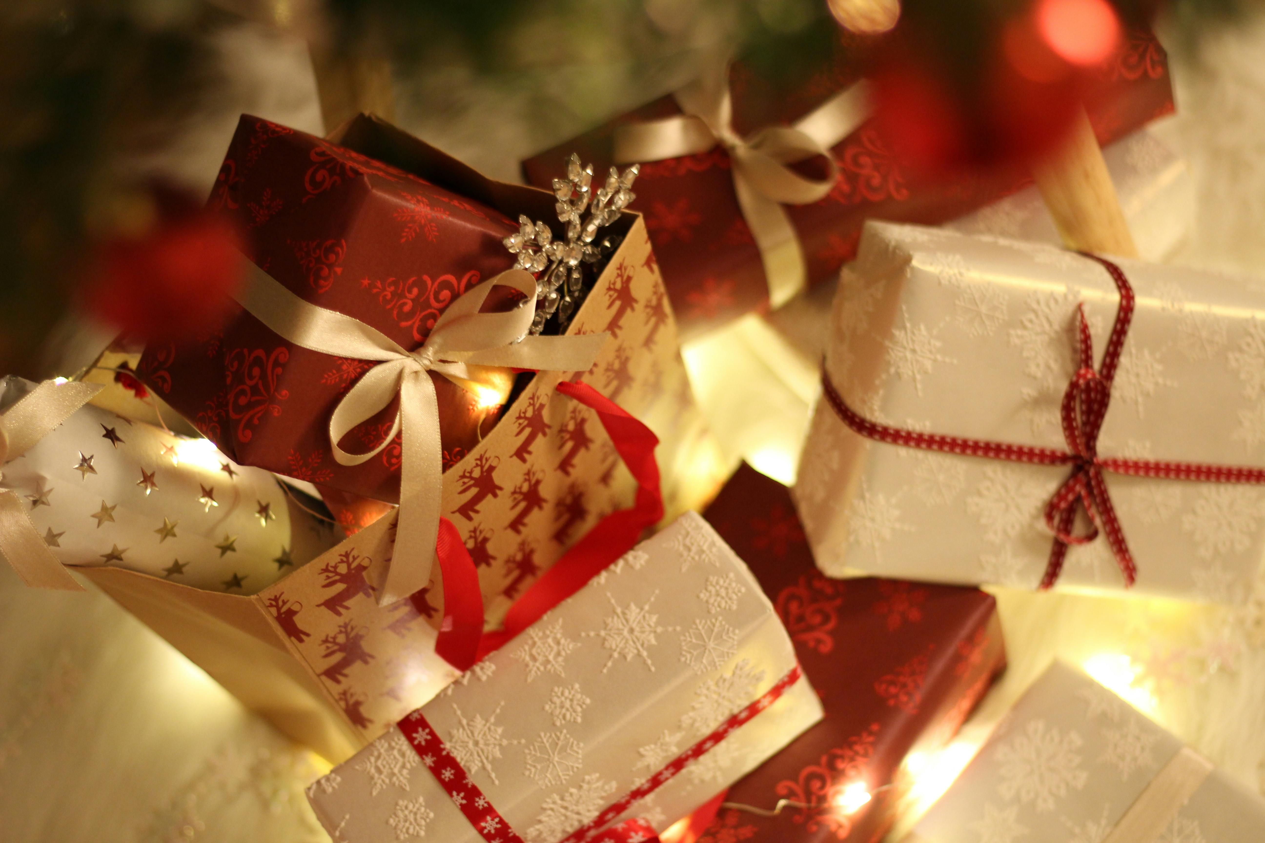 pics of christmas gifts