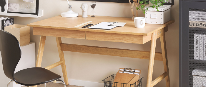 picture of a desk