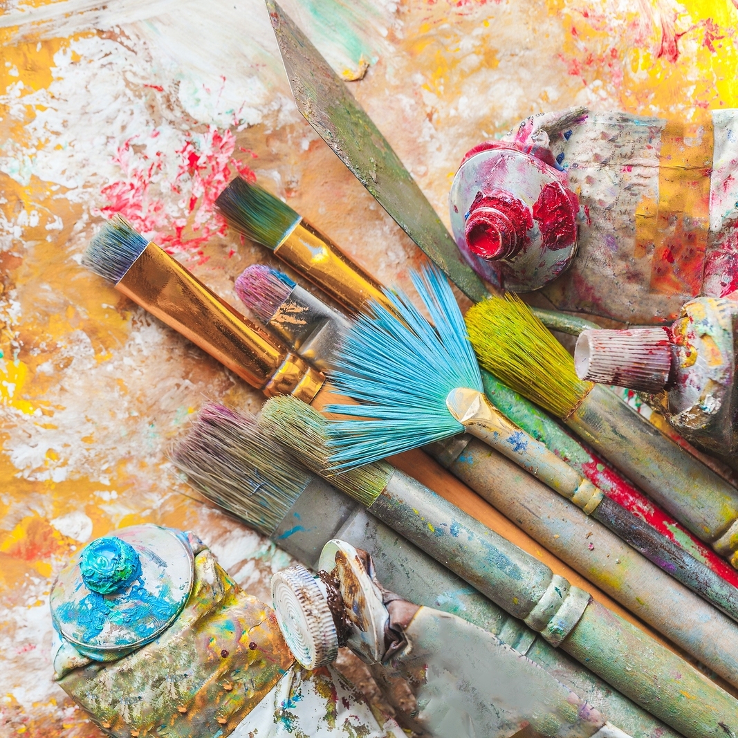 picture of art supplies
