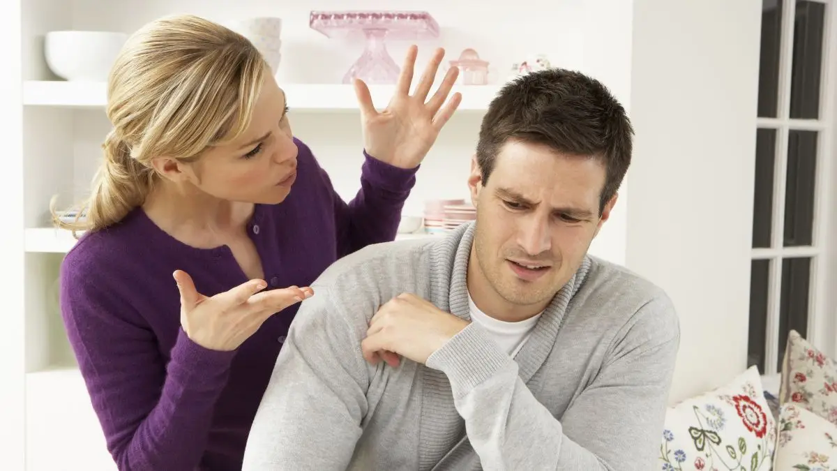 picture of husband and wife fighting