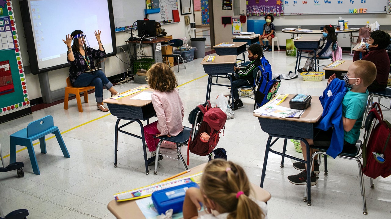 pictures of children at school