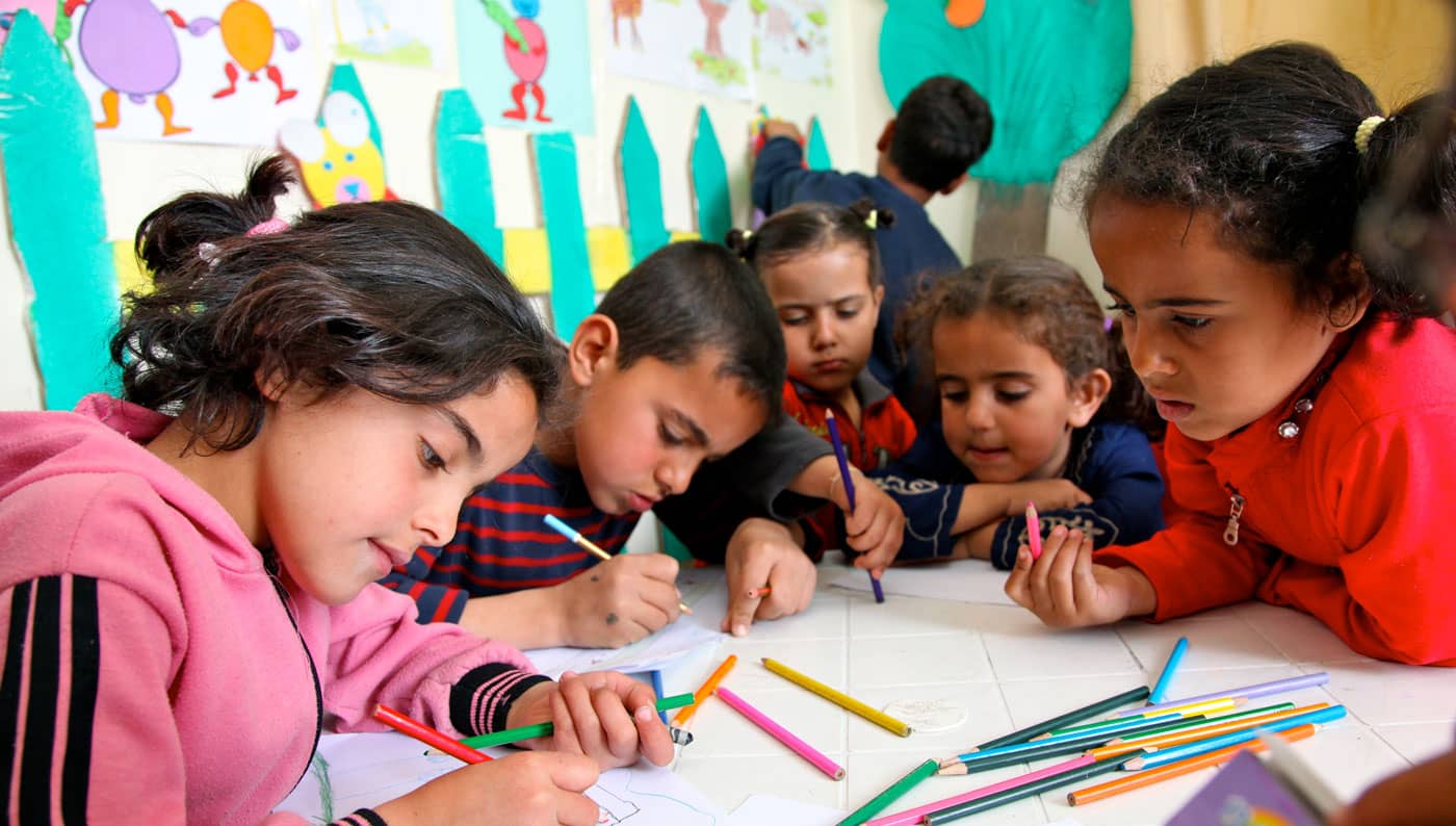 pictures of children in school