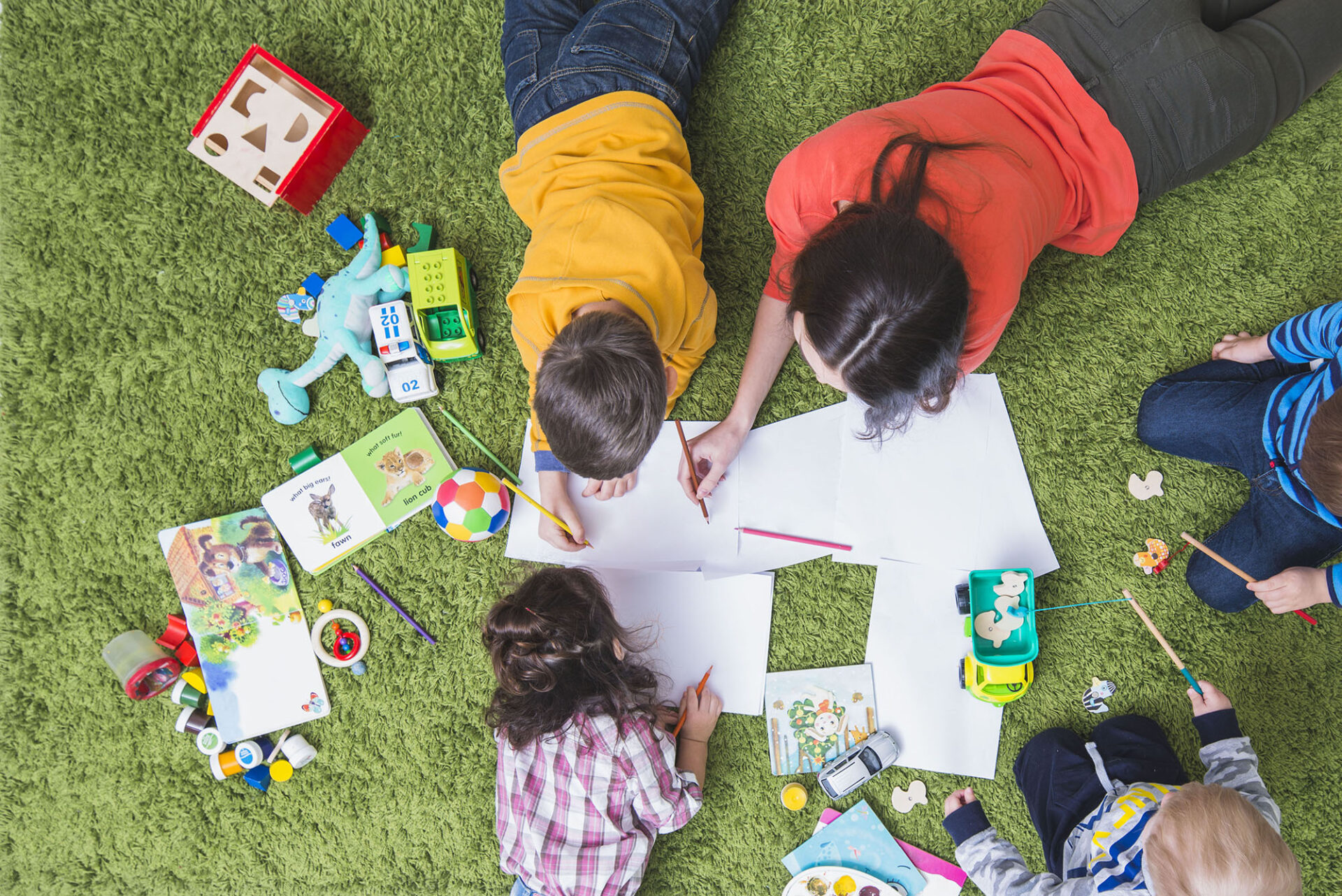 pictures of children playing together