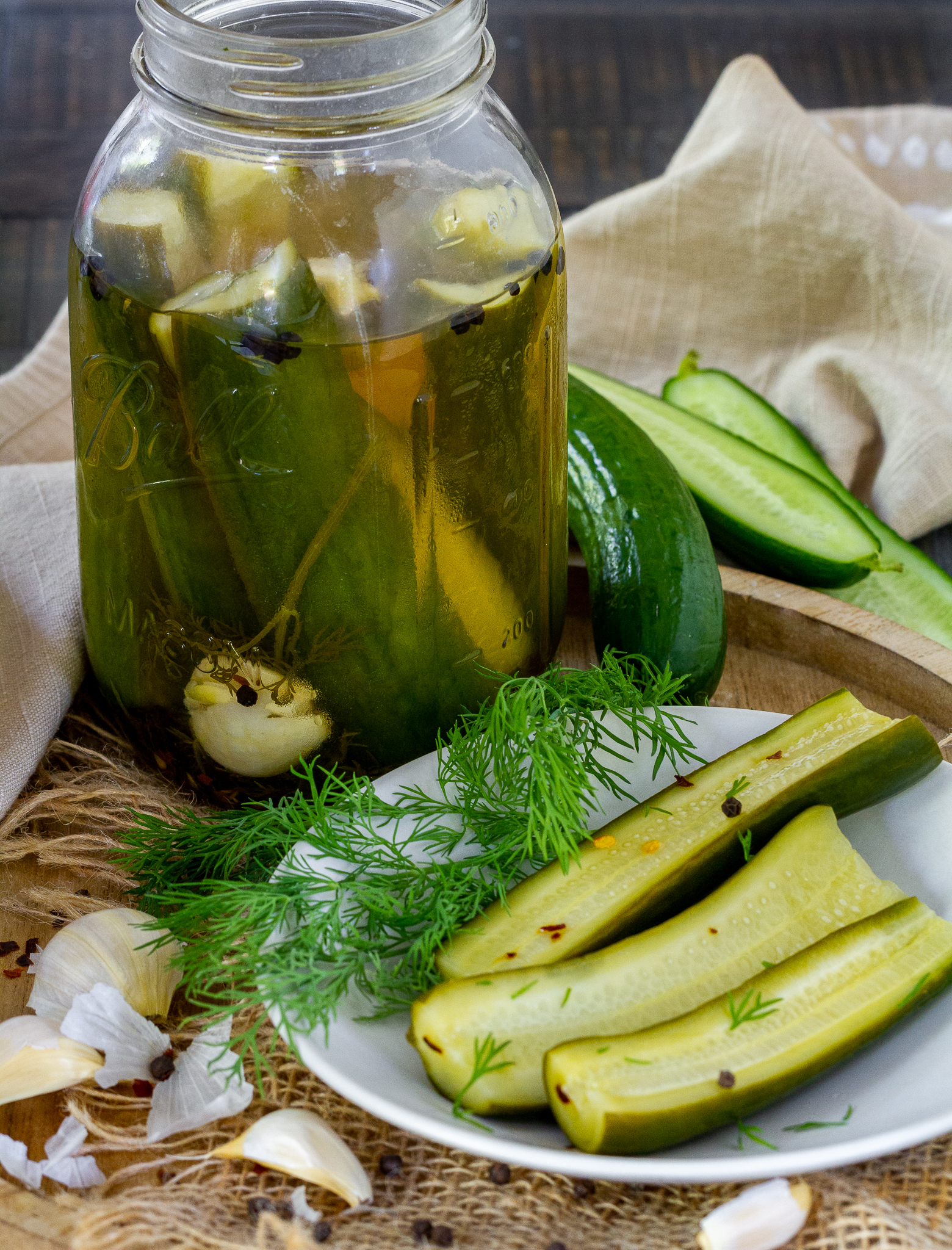 pictures of dill pickles