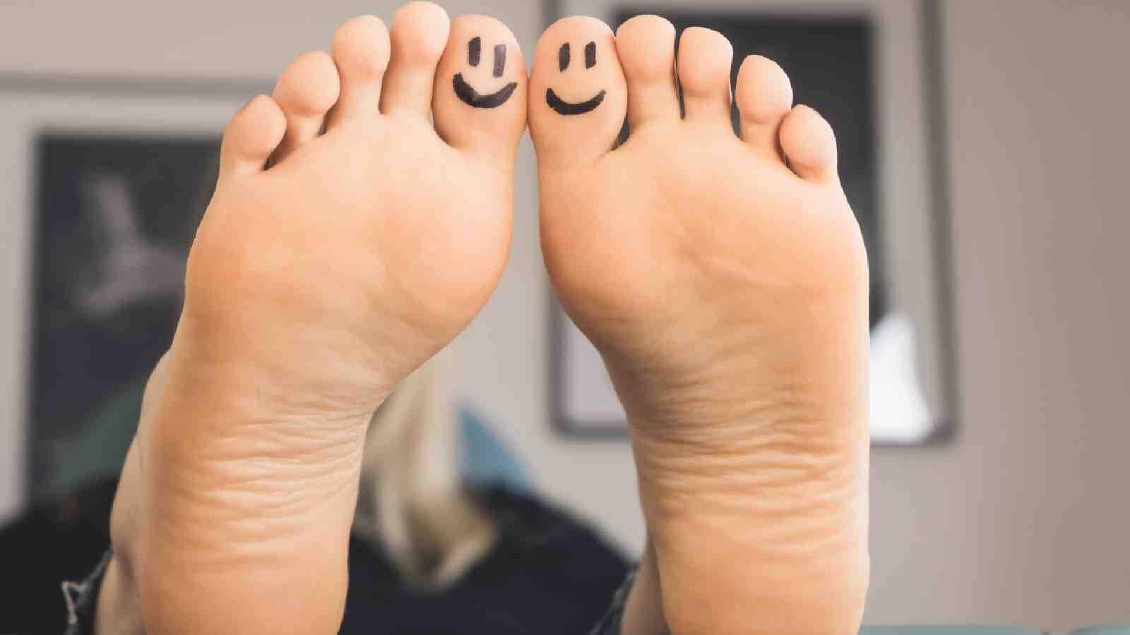 pictures of feet