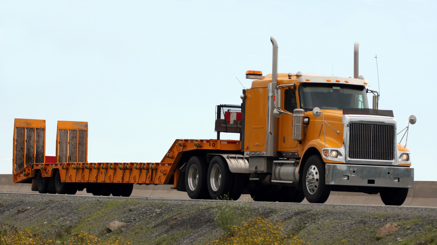 pictures of flatbed trucks