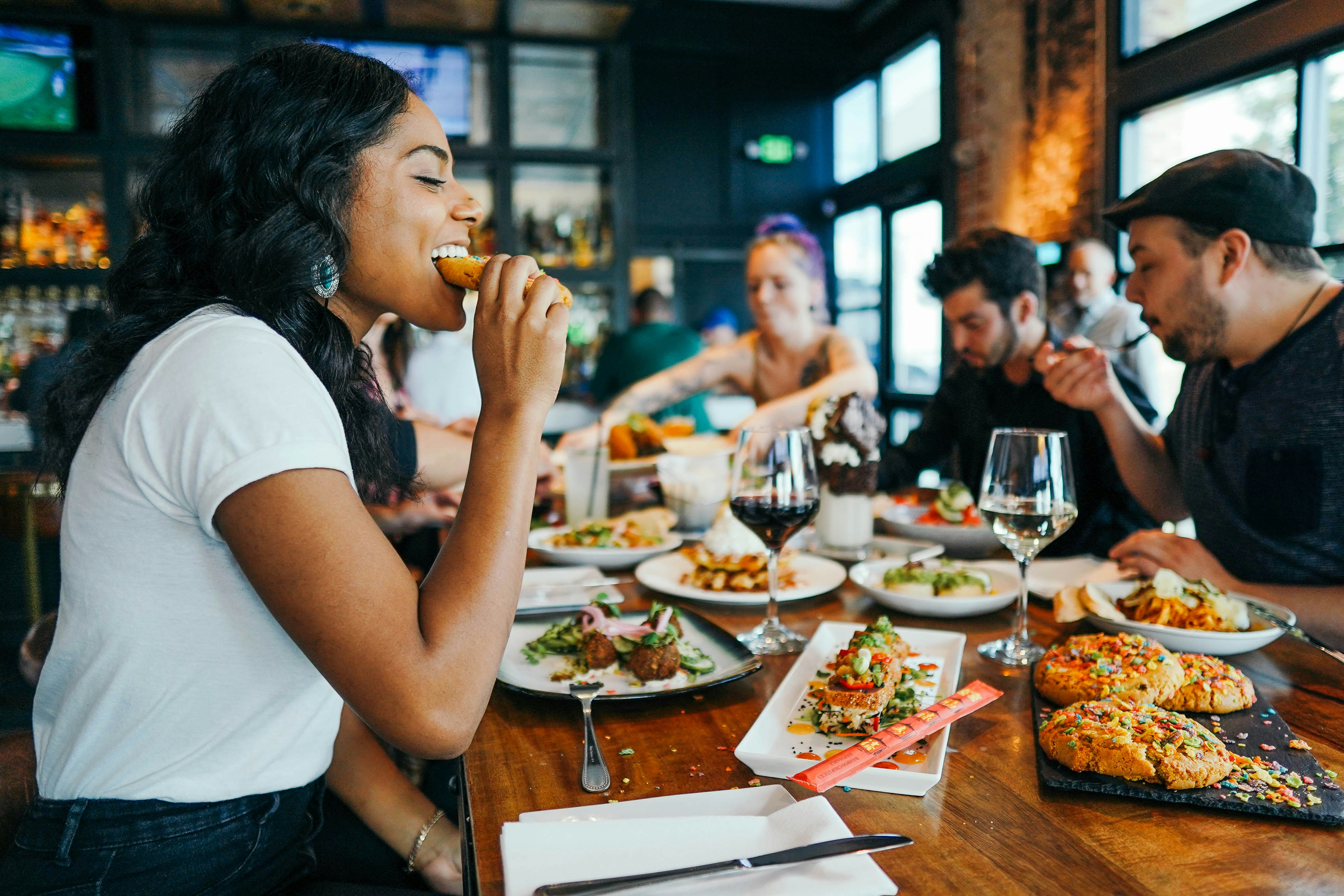 pictures of people eating lunch