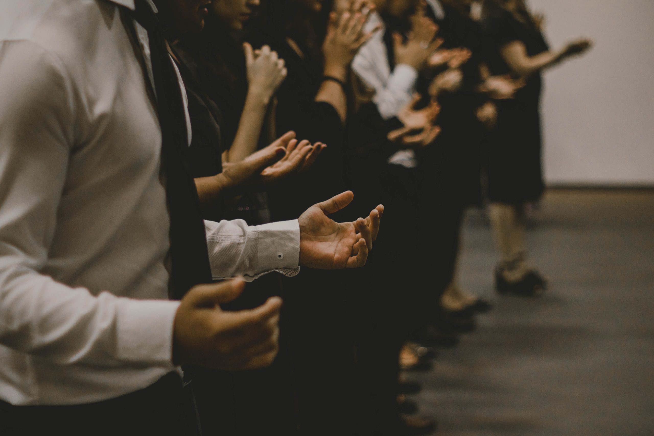 10 Prayer Meeting Ideas to Excite People &amp; Connect with God