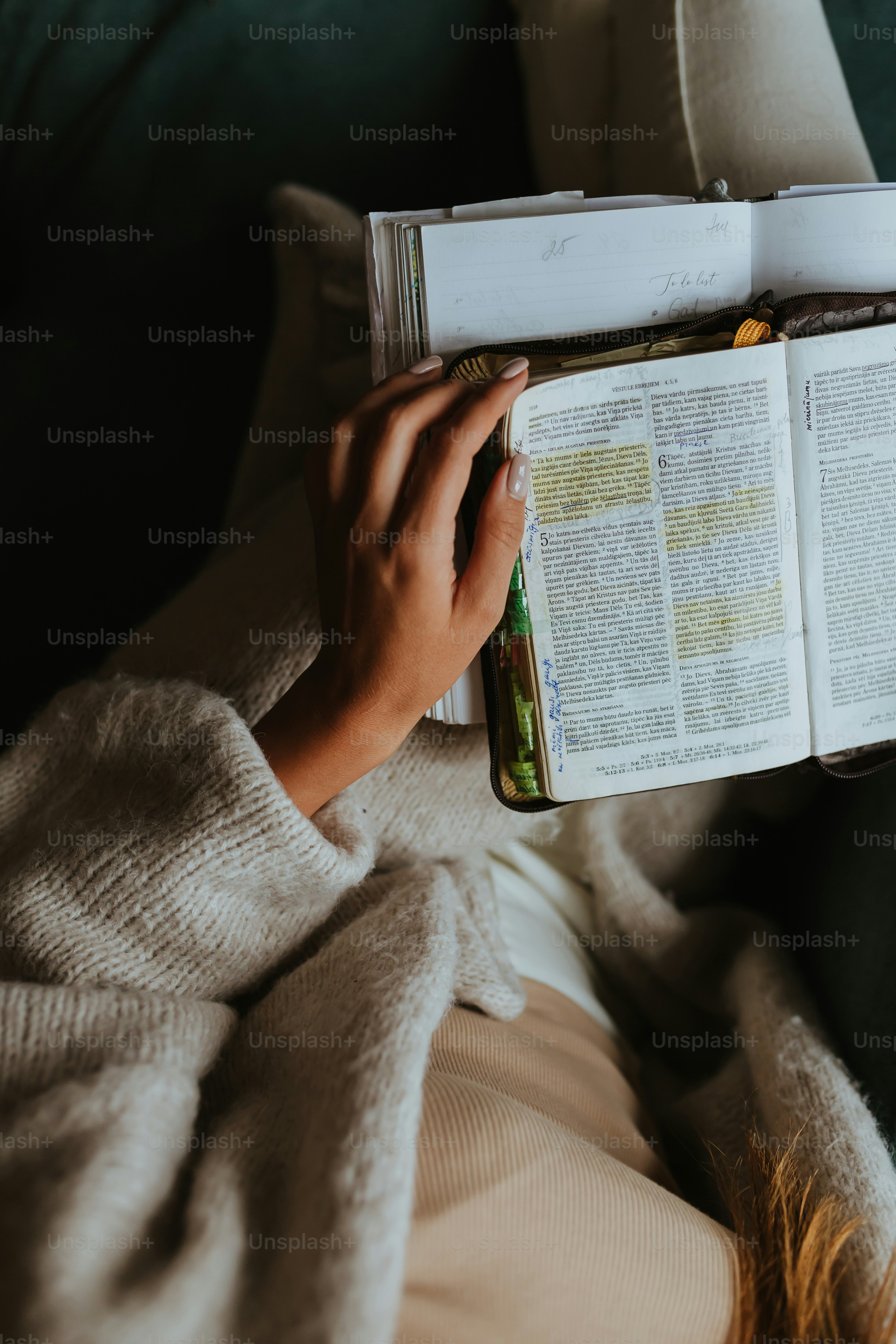 Best 500+ Reading Pictures | Download Free Images on Unsplash