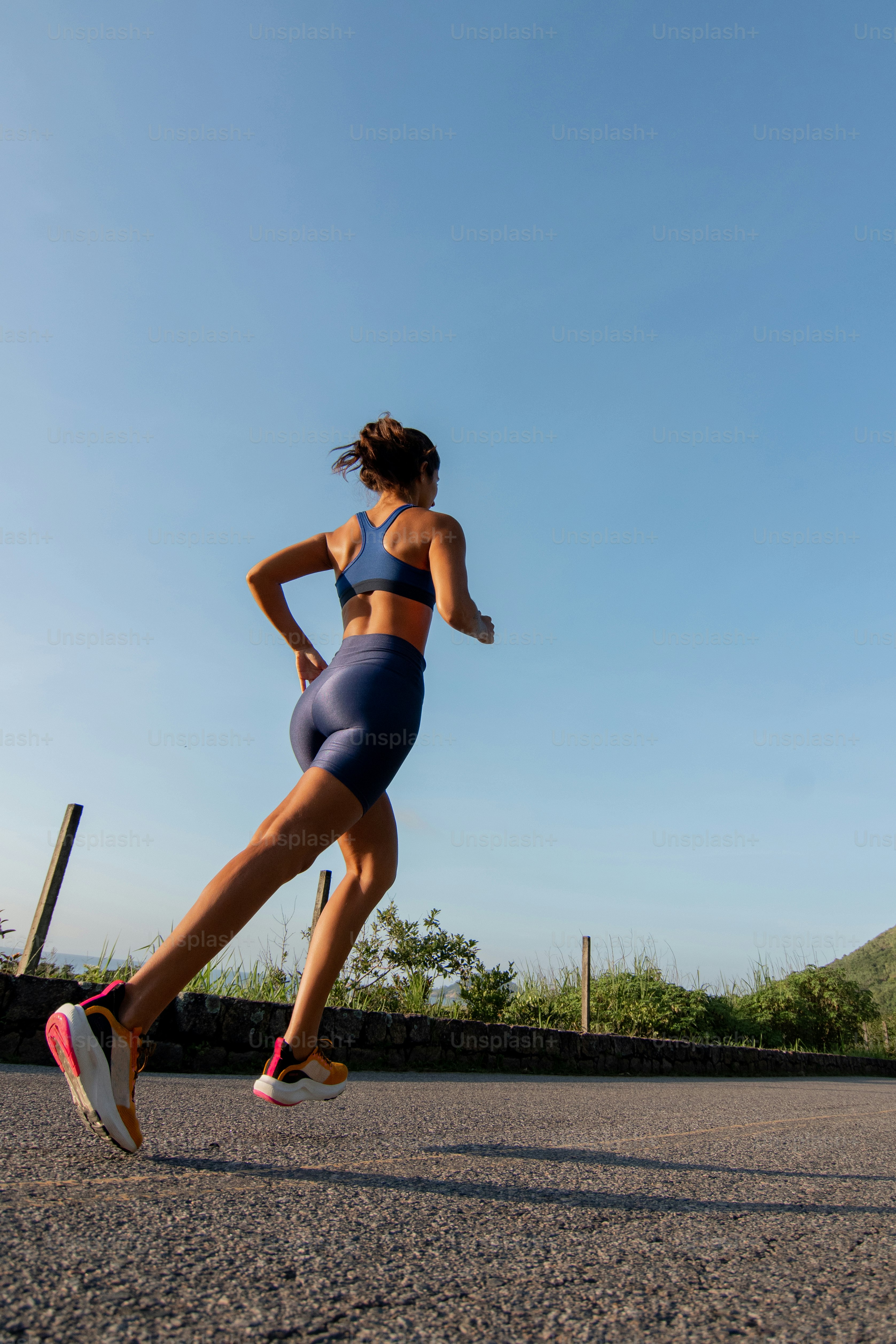 30k+ Girl Running Pictures | Download Free Images on Unsplash