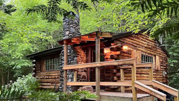 Rustic Log Cabin #7 - “Streamside” - Vacation Home in Lisbon