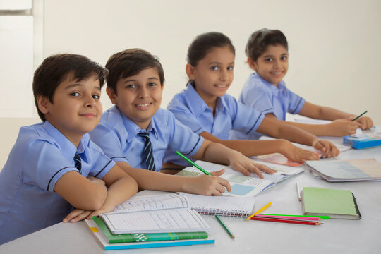 Indian School Kids-Bilder: Stock-Fotos &amp; -Videos. | Adobe Stock