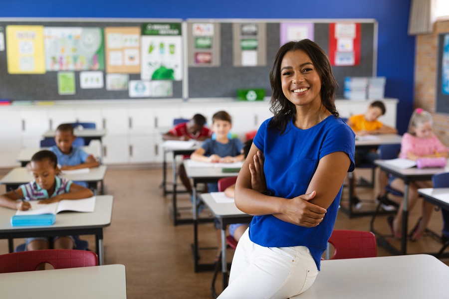 How to Become a Middle School Teacher in 2023 | Teachers of Tomorrow