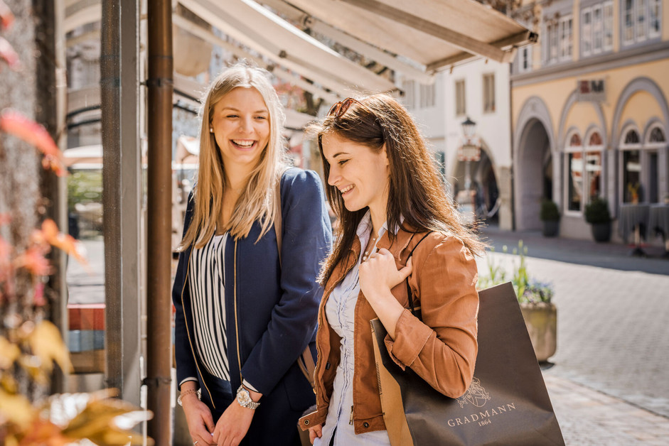 Shopping in Constance in a historical setting