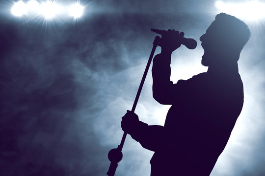 Singing Silhouette-Bilder: Stock-Fotos &amp; -Videos. | Adobe Stock