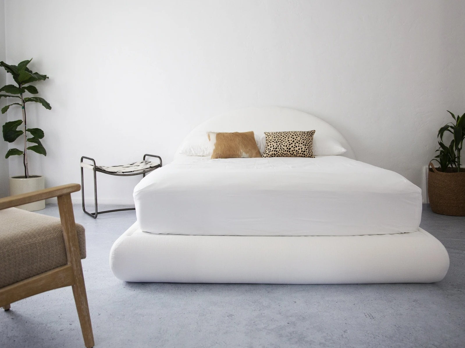 Review: The SoftFrame is Actually a Giant Pillow for Your Box ...