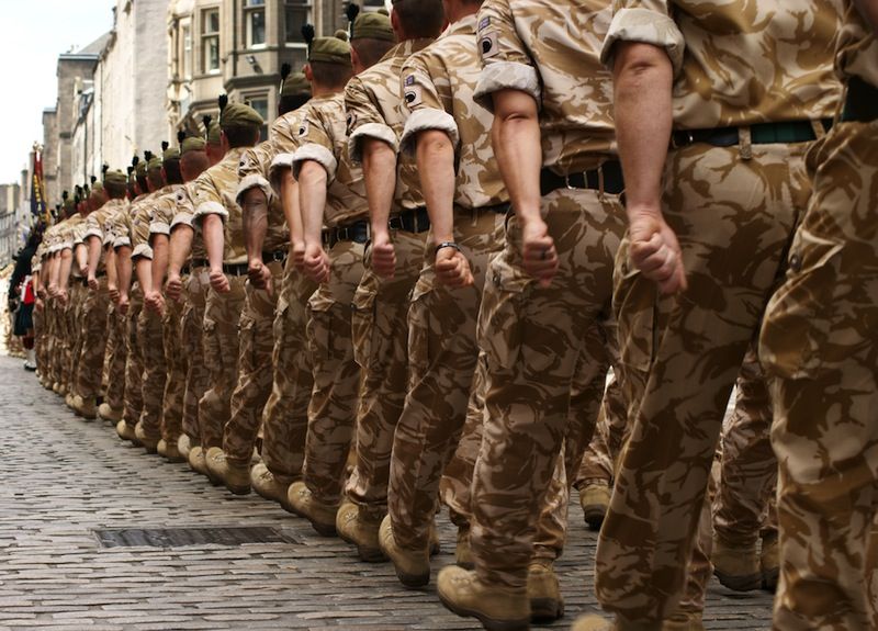 soldiers marchings