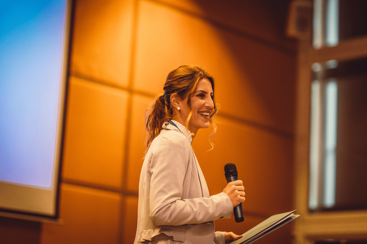 Whats Your Speaker Persona? - Public Words