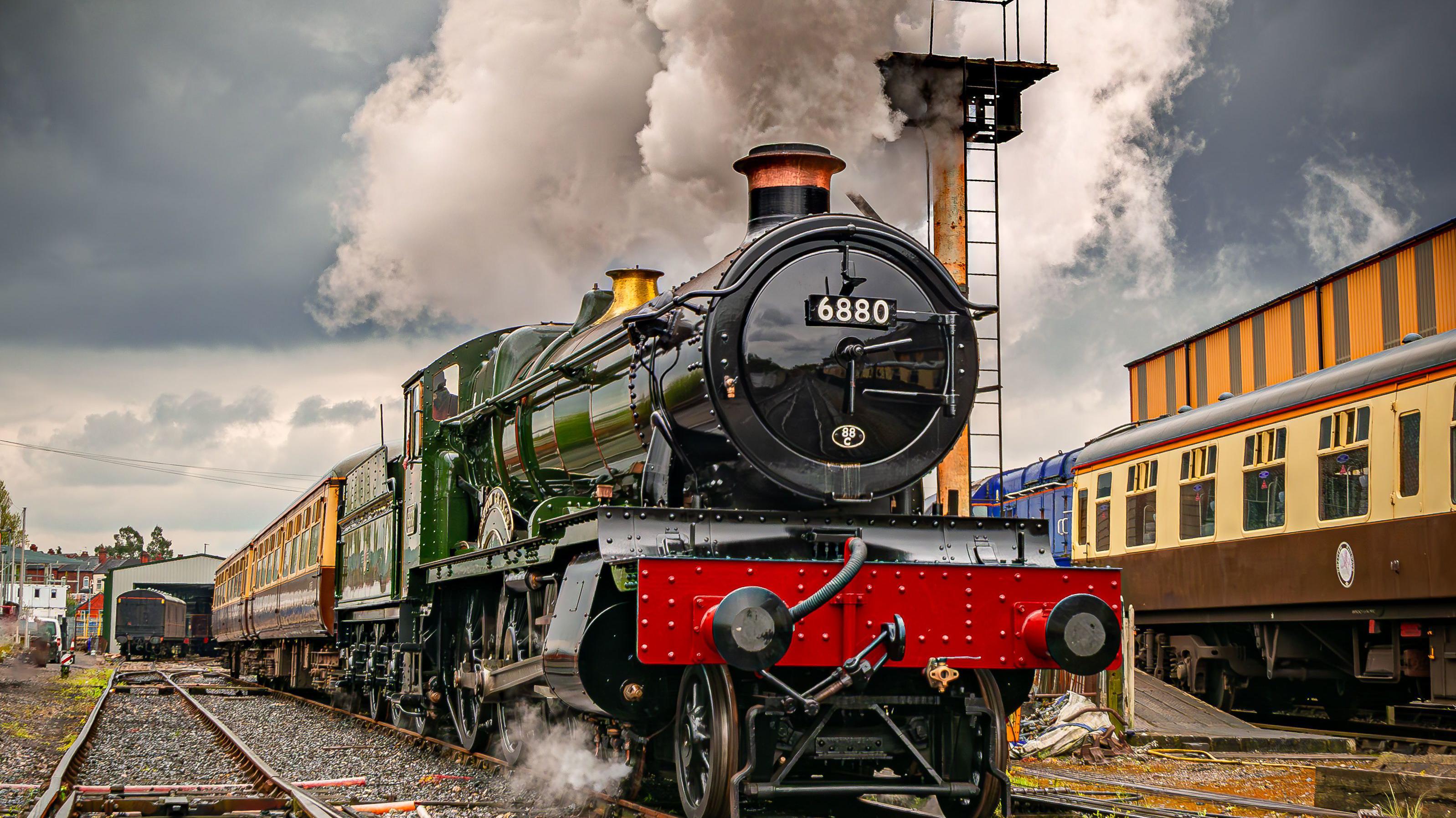 First passengers to ride newly-built steam train in Cotswolds ...