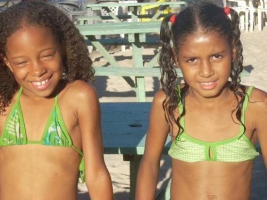 some girls on the beach- so cute - Picture of Canavieiras, State ...