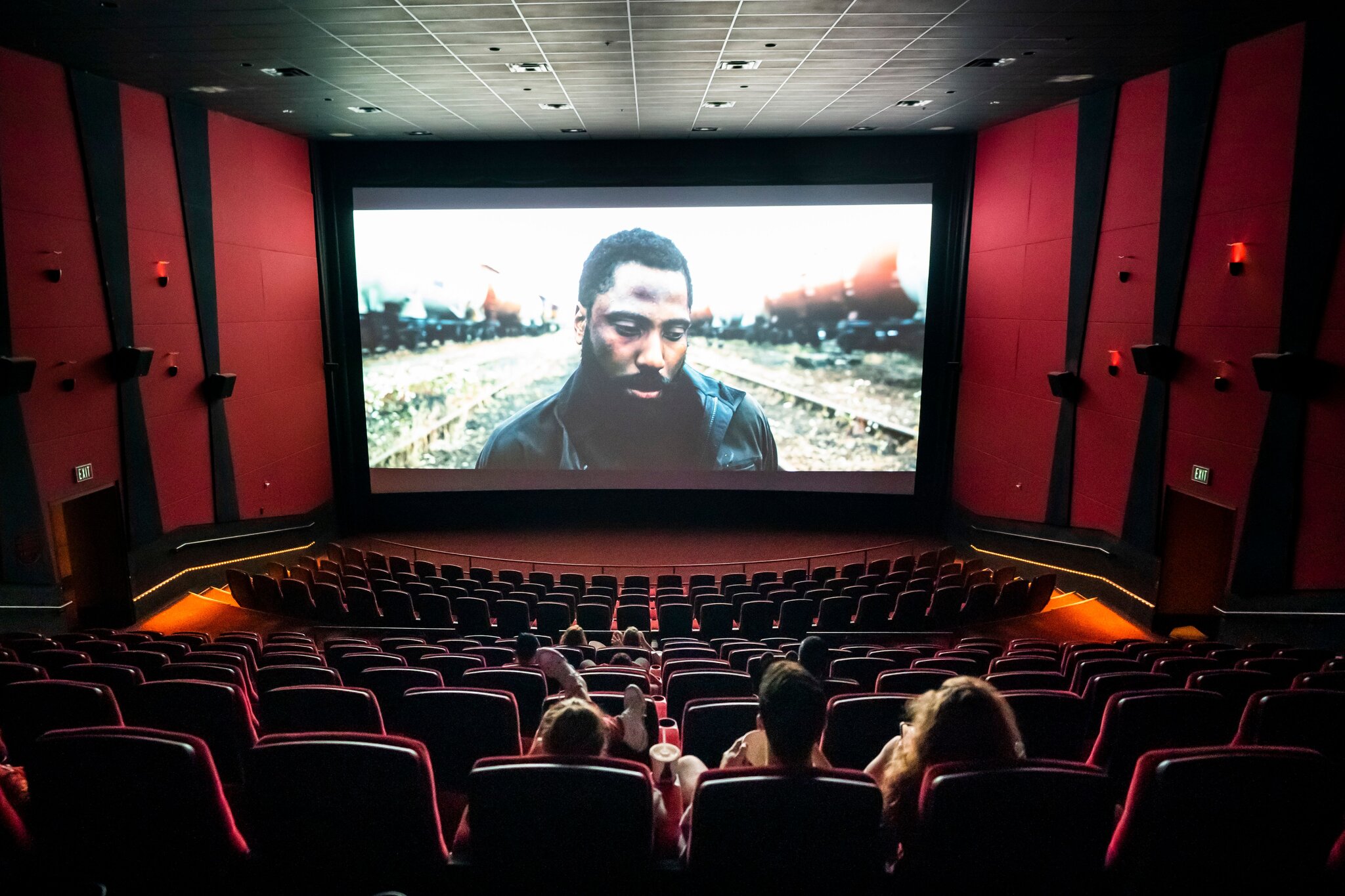 Tenet Didnt Bring Audiences Back to Movie Theaters. Now What ...