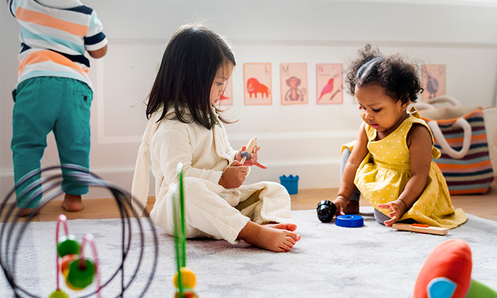 Infant Day Care: How to Choose and When to Start | Pampers