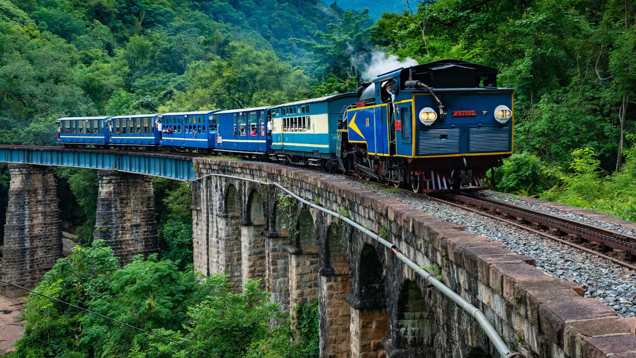 train images