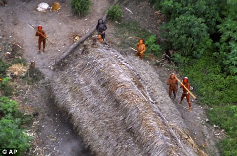 Incredible pictures of one of Earths last uncontacted tribes ...