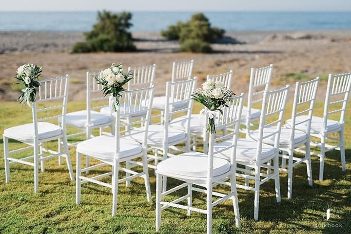 Wedding Chairs 101 - Baie Goeters - Pink Book Weddings