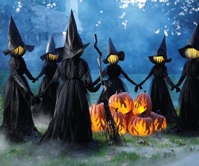 Creepy Illuminated Halloween Yard Witches | The Green Head