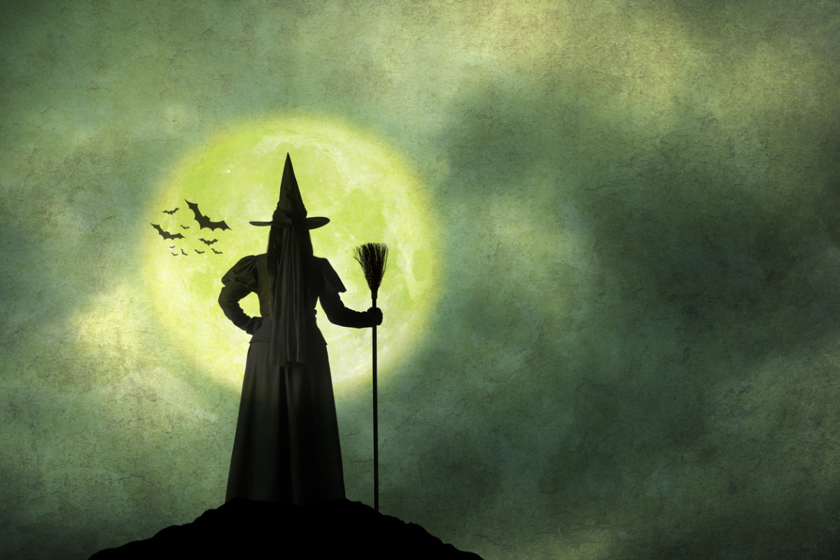 7 Myths and Misconceptions About Witches, According to a Real ...