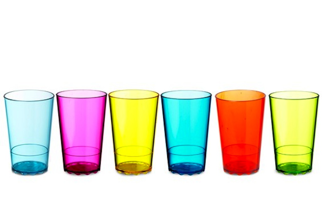 Стаканы msn. Прозрачный стакан. Стакан для детей. Стакан с разноцветной водой. Стакан для детей цветные.