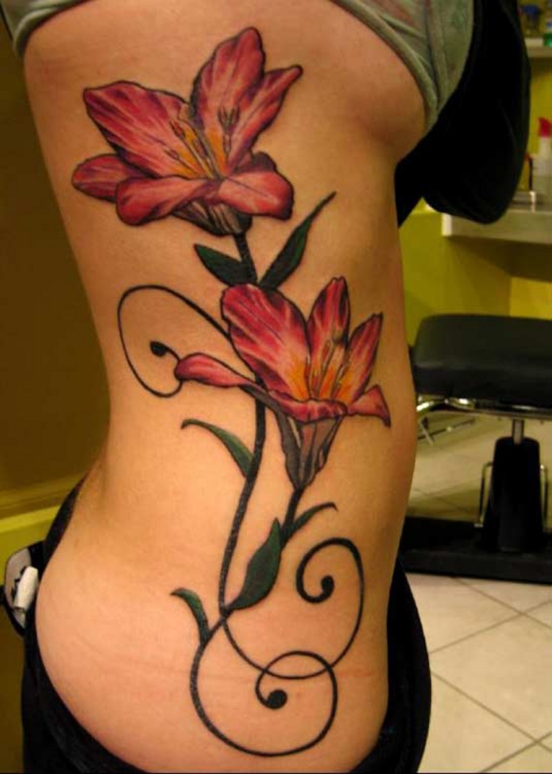 29 Stunning Feminine Flower Tattoos For Girls To Get Inking For Side Boob -  Psycho Tats
