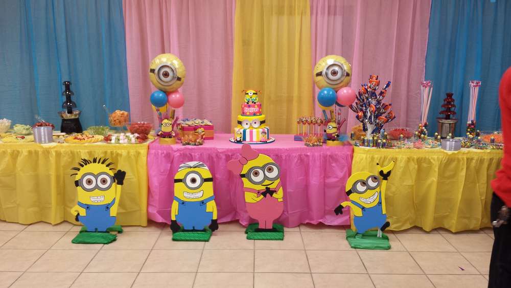 Pink minion clipart